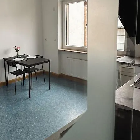 Geraeumige 3-schlafzimmer-wohnung In Nahe Uni דירה קובלנץ