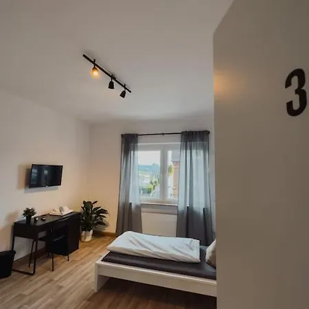 Geräumige 3-schlafzimmer-wohnung In Nahe Uni Apartment Koblenz (Rhineland-Palatinate)