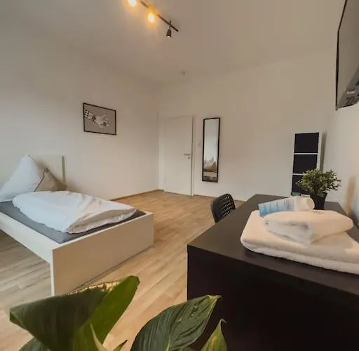 Geraeumige 3-schlafzimmer-wohnung In Nahe Uni * קובלנץ