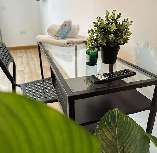 דירה Geraeumige 3-schlafzimmer-wohnung In Nahe Uni *