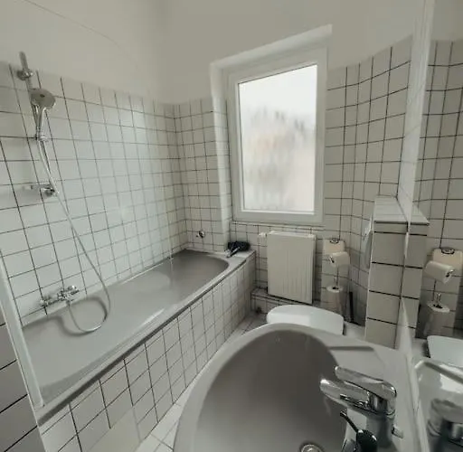 דירה Geraeumige 3-schlafzimmer-wohnung In Nahe Uni קובלנץ