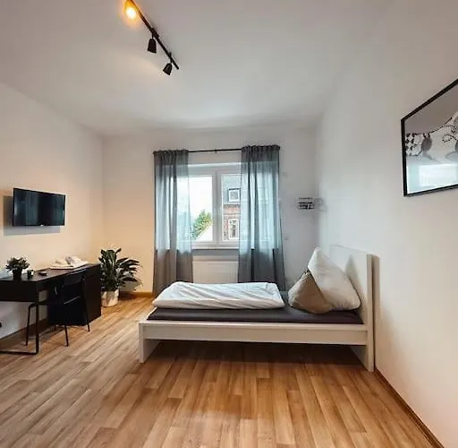 Geraeumige 3-schlafzimmer-wohnung In Nahe Uni * קובלנץ